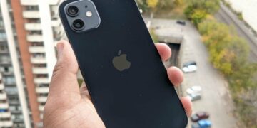FACUA pide la retirada cautelar del iPhone 12 en España por superar la emisión de ondas permitidas