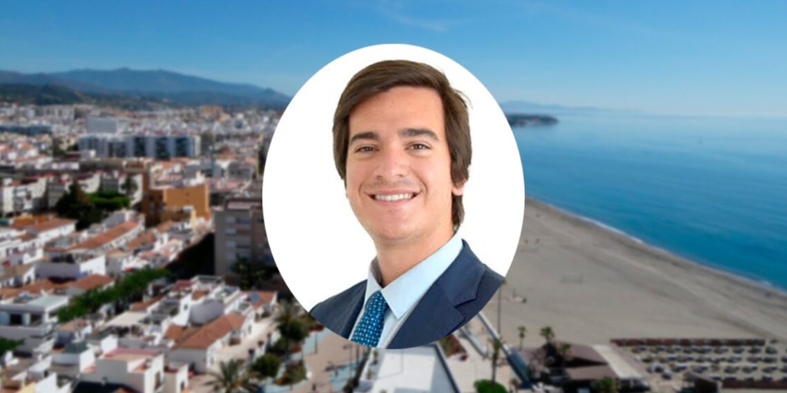 El hijo de García Urbano renuncia como concejal para incorporarse a una importante constructora de Estepona