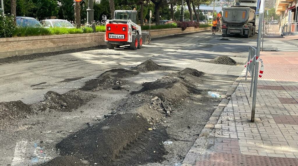 Estepona retoma el V Plan de Asfaltado, que actuará en medio centenar de calles del municipio