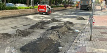 Estepona retoma el V Plan de Asfaltado, que actuará en medio centenar de calles del municipio