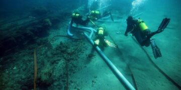 Analizan los restos de un navío hundido frente a una playa marbellí