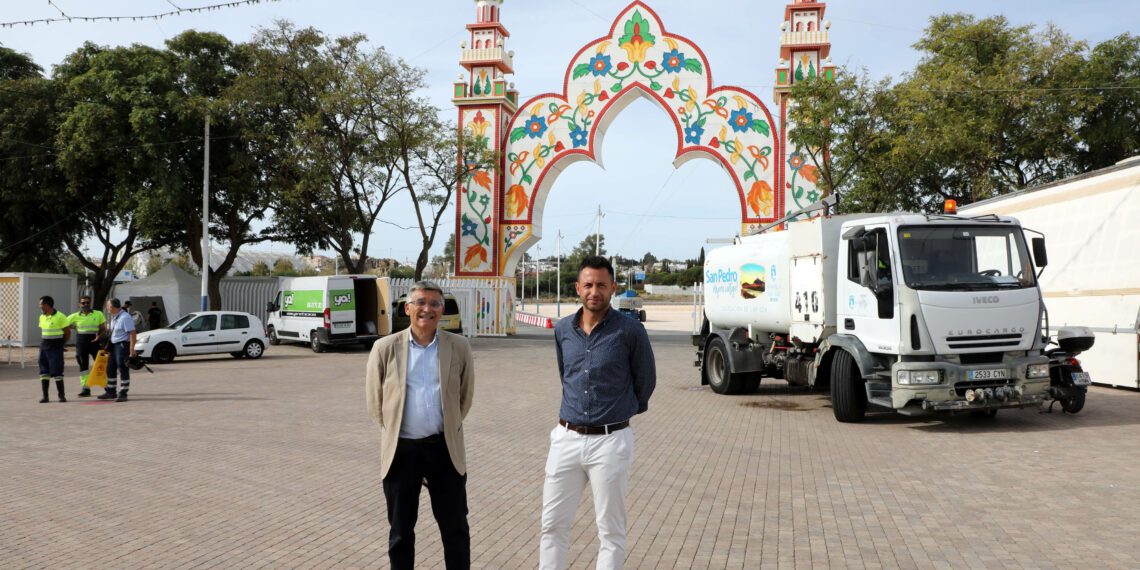 Cerca de 70 efectivos diarios conforman el dispositivo de limpieza de la Feria de San Pedro Alcántara
