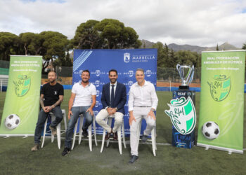 Marbella alcanza un acuerdo con la Real Federación Andaluza de Fútbol para gestionar de forma conjunta la liga local