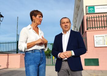 El PSOE exige a Moreno Bonilla que acabe ya con las aulas prefabricadas y acometa la ampliación del CEIP Ramón Lago de Estepona