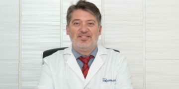 El doctor Casado: «Las mujeres trans piden tener una voz acorde con su cuerpo»