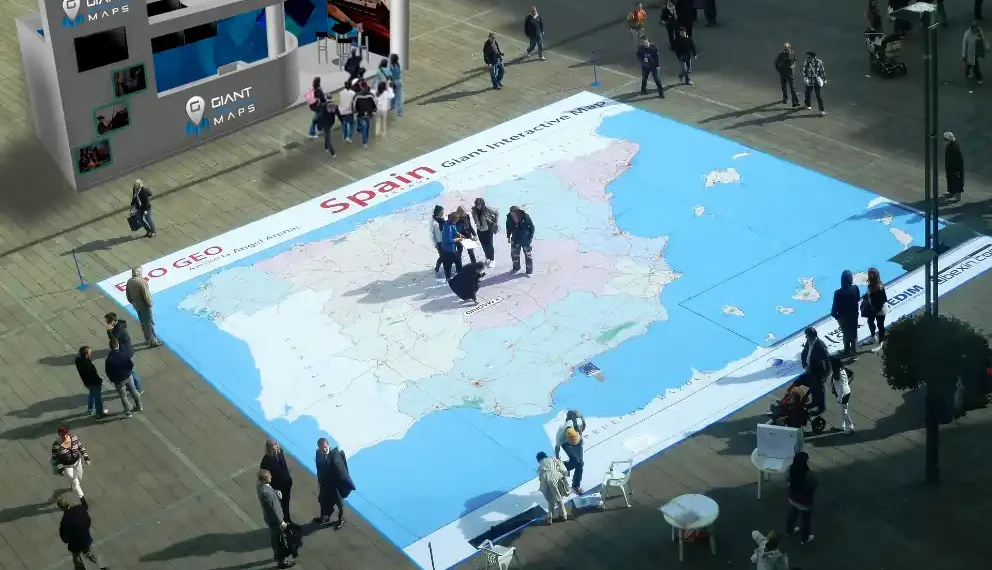 Benalmádena celebrará el Día de la Hispanidad con un mapa gigante interactivo