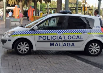 Detenido por robar un móvil y amenazar a una persona con un cuchillo