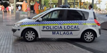 Detenido por robar un móvil y amenazar a una persona con un cuchillo