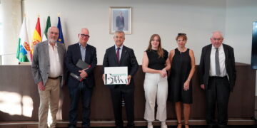 García Urbano recibe al comité de The Academy of Urbanism que evalúa Estepona como Ciudad Europea del Año 2023