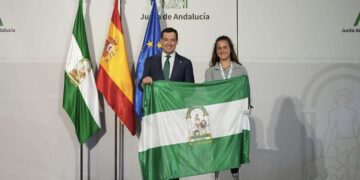 Moreno Bonilla homenajea a las deportistas de élite Sarah Almagro y Soledad López