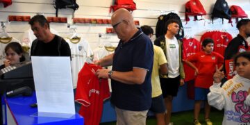 El CD Estepona inaugura su tienda oficial