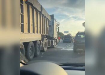 Trasladado un herido al Hospital Costa del Sol tras un accidente en la A-7 en Estepona