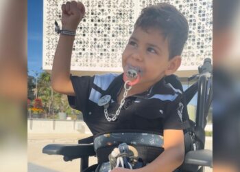 Mario, el niño de Estepona con parálisis cerebral, podrá continuar con su terapia