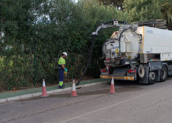 Aguas de Benahavís retira casi 12 toneladas de toallitas húmedas de las redes de saneamiento