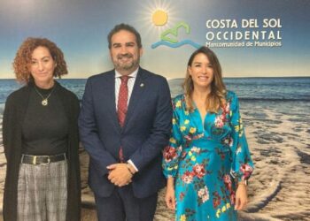 Mancomunidad y el CMMA analizan el proyecto para unir por barco las localidades costeras