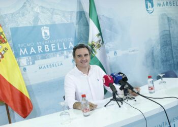 Marbella da primeros pasos para establecer la zona de bajas emisiones en cascos histórico