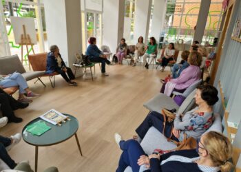 Psicóloga de AECC: «Después de un cáncer de mamá, las pacientes tienen que aprender a vivir de nuevo»