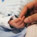 La Junta propone entregar en adopción a la bebé abandonada en una calle en Málaga