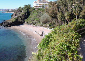 El Ayuntamiento de Benalmádena recuerda que la tala y desbroce en alrededores de Playa Benalnatura son para evitar “situaciones de riesgo”