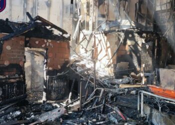 Los Ayuntamientos de la Costa del Sol guardan un minuto de silencio por la tragedia de Murcia