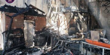 Los Ayuntamientos de la Costa del Sol guardan un minuto de silencio por la tragedia de Murcia