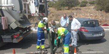Comienza una campaña especial de limpieza de imbornales para evitar posibles atascos e inundaciones