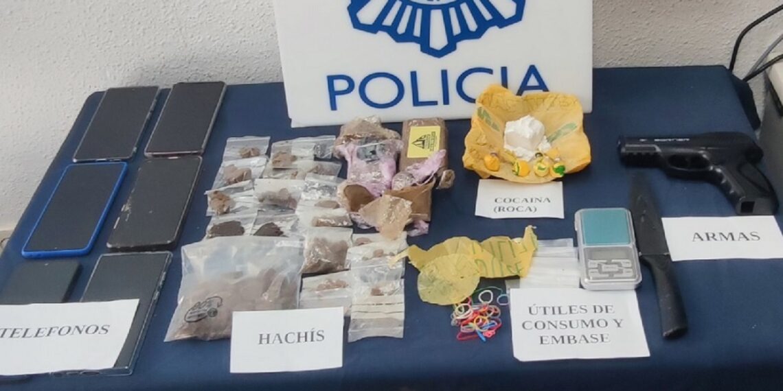 Tres detenidos tras caer un punto de venta de drogas al menudeo en Marbella