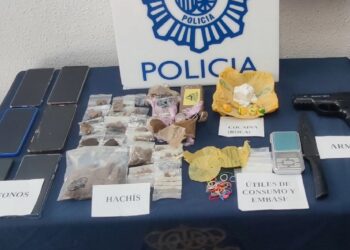 Tres detenidos tras caer un punto de venta de drogas al menudeo en Marbella