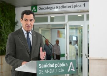 Moreno anuncia que la partida para sanidad crecerá un 3% en el Presupuesto de 2024 y representará el 30,5% del total