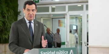 Moreno anuncia que la partida para sanidad crecerá un 3% en el Presupuesto de 2024 y representará el 30,5% del total