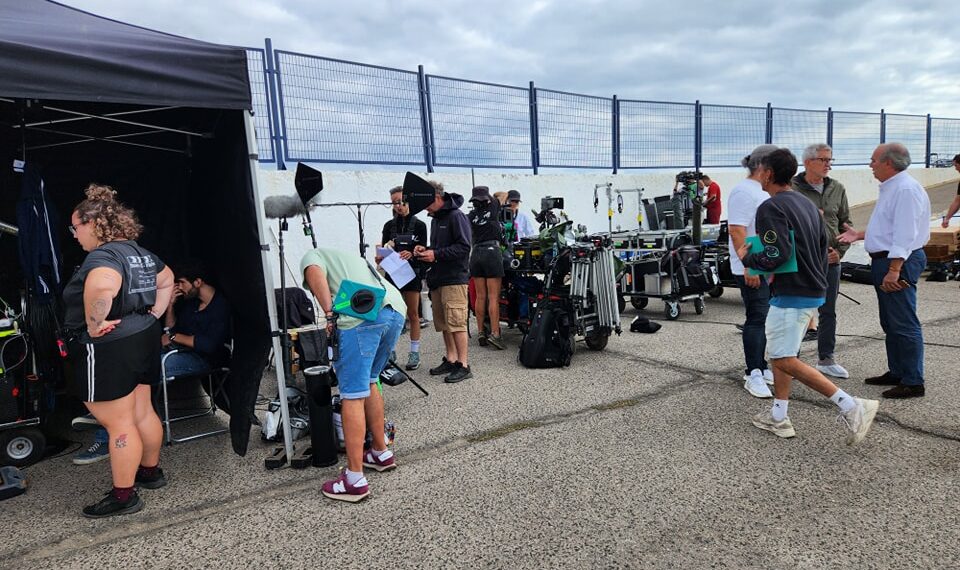 Manilva se convierte en el set de rodaje de la nueva serie española ‘Eva & Nicole’