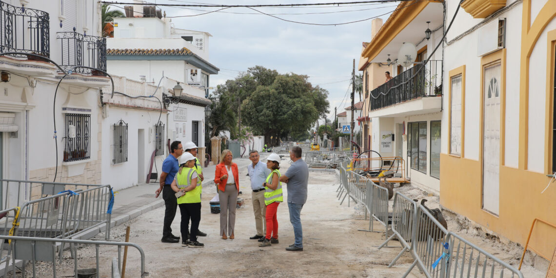 Marbella culminará este mes la remodelación integral de la calle José Echegaray en San Pedro Alcántara