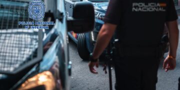 Detenido en Estepona por rociar con gasolina a su pareja y prender fuego a la vivienda con ella dentro