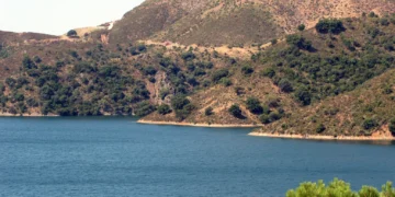 El pantano de la Concepción encara el otoño con un 20% menos de agua que hace un año