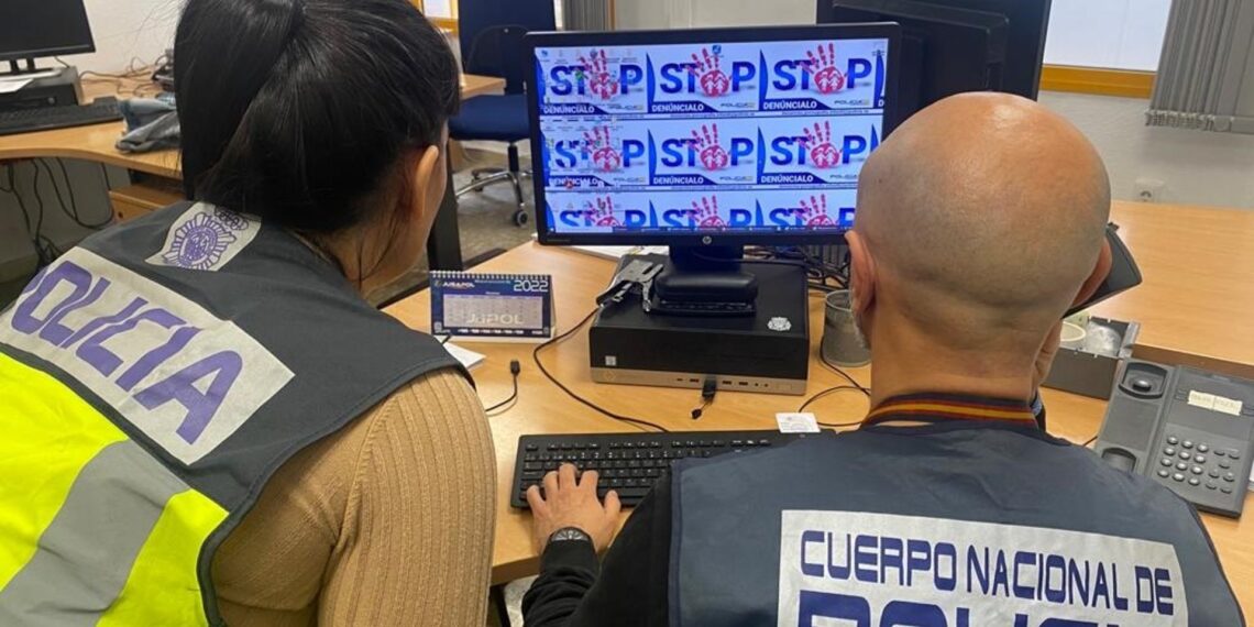 Detenidos siete menores por acosar en redes sociales a un compañero de instituto