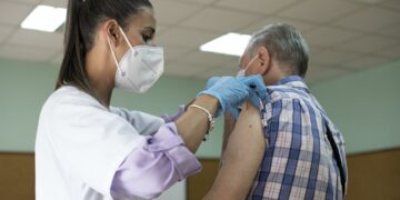 Reclaman más enfermeras para afrontar la campaña de vacunación de la gripe