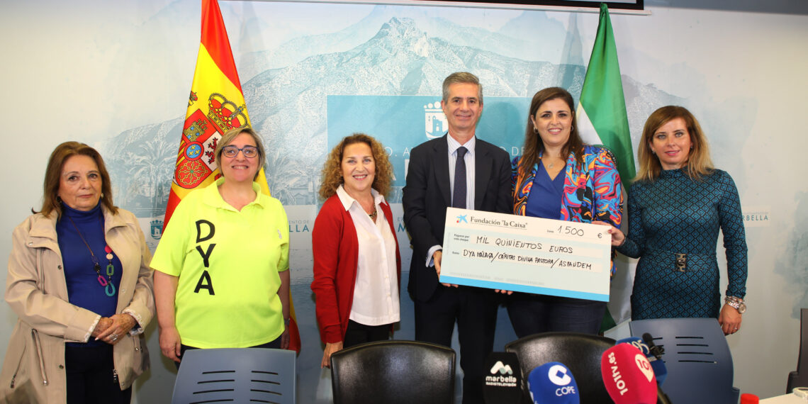 El CIT y Obra Social La Caixa entregan 1.500 euros para la compra de juguetes a Cáritas Divina Pastora, DYA y Aspandem