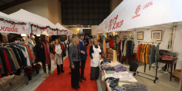 Inaugurado el XVIII Bazar Navideño de Cáritas en Marbella