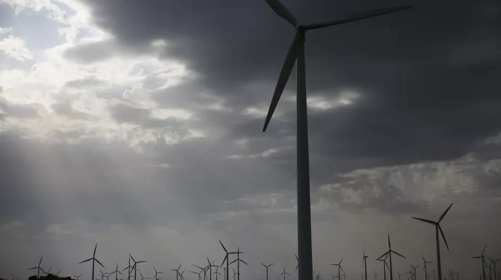 La luz será gratis desde esta medianoche hasta mañana a media tarde gracias a la borrasca ‘Domingos’