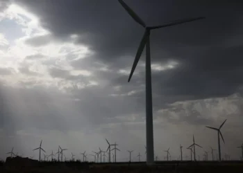 La luz será gratis desde esta medianoche hasta mañana a media tarde gracias a la borrasca ‘Domingos’