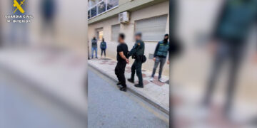 El FBI y la Guardia Civil detienen en Estepona a dos hermanos presuntamente vinculados a DAESH