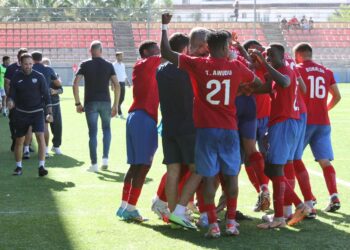 El CD Estepona deja los tres puntos en casa