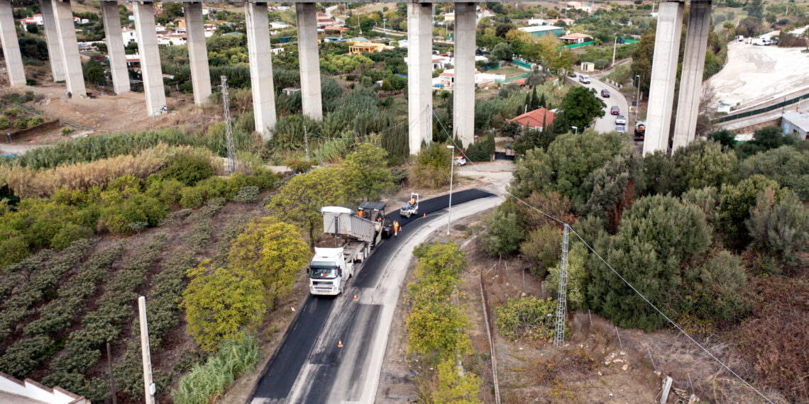 El V Plan Municipal de Asfaltado pavimenta más de 70.000 metros cuadrados del casco urbano y el extrarradio de Estepona