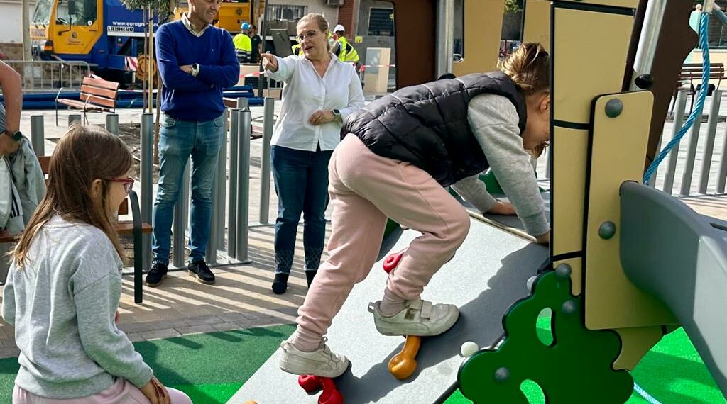 El Ayuntamiento de Fuengirola finaliza las obras de remodelación de la plaza de Andalucía de Los Boliches