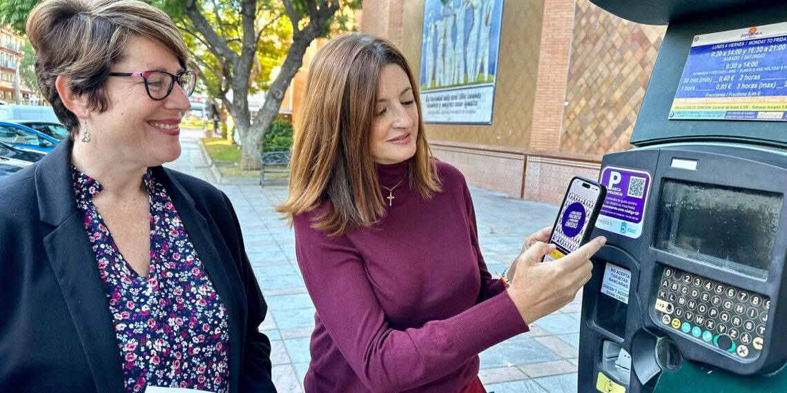 Los parquímetros de la Zona Azul de Fuengirola se convierten en puntos de información contra la violencia machista