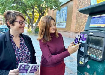 Los parquímetros de la Zona Azul de Fuengirola se convierten en puntos de información contra la violencia machista