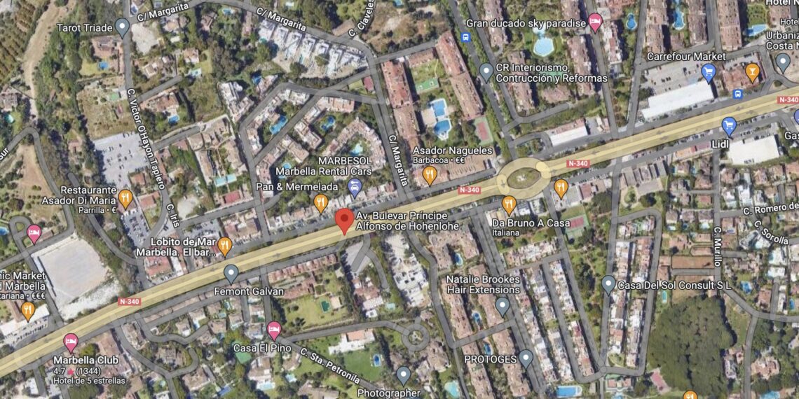 Un muerto y tres heridos tras una colisión entre dos turismos en Marbella