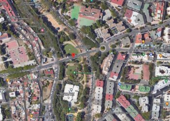 Reparado de urgencia el puente Cristo del Amor en Marbella tras soltarse uno de sus anclajes