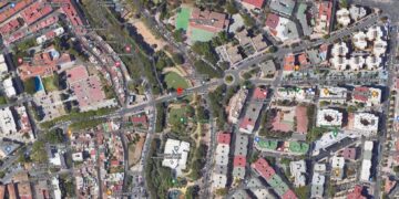 Reparado de urgencia el puente Cristo del Amor en Marbella tras soltarse uno de sus anclajes