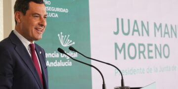 Moreno acusa a Sánchez de «dividir y crear confrontación» entre españoles al «claudicar ante el independentismo radical»